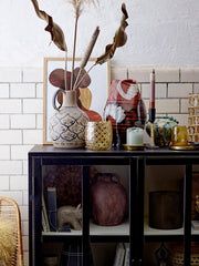 Nadya Vase