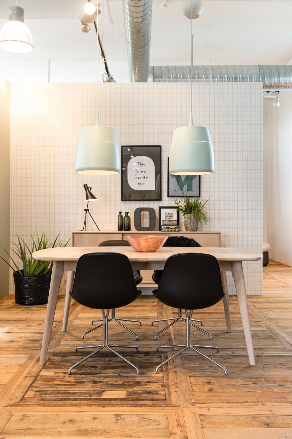 Marte dining table