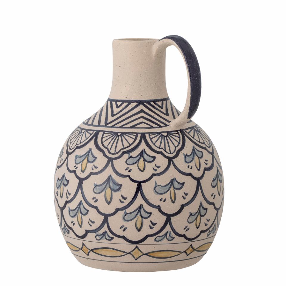Nadya Vase